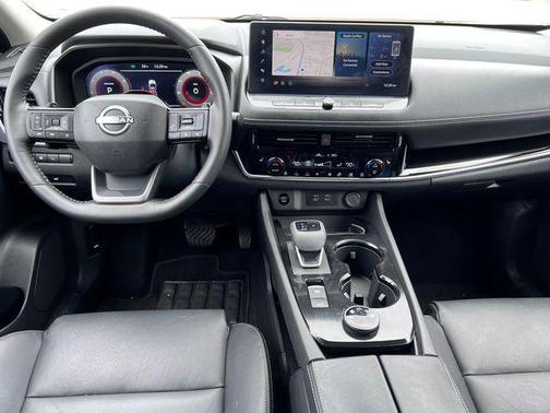 Everest White Pearl 2025 Nissan Rogue SL