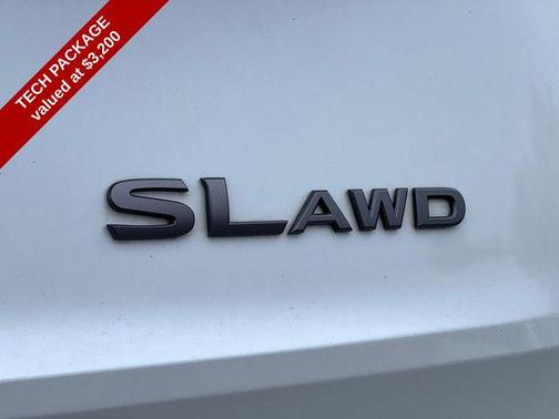 Everest White Pearl 2025 Nissan Rogue SL