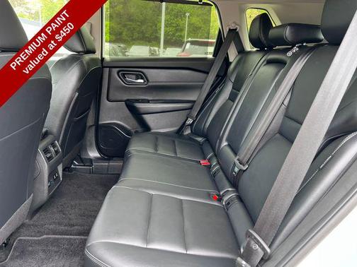 Everest White Pearl 2025 Nissan Rogue SL