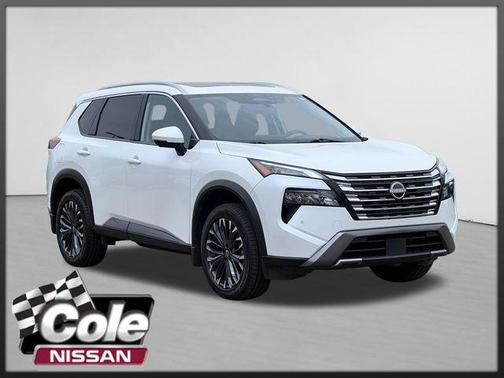 Everest White Pearl 2025 Nissan Rogue SL
