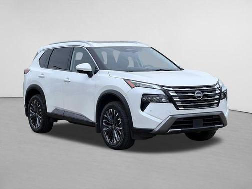 Everest White Pearl 2025 Nissan Rogue SL