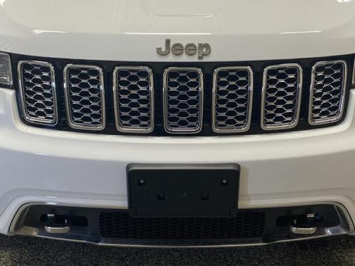 Photo 4 of 31 of 2020 Jeep Grand Cherokee Overland