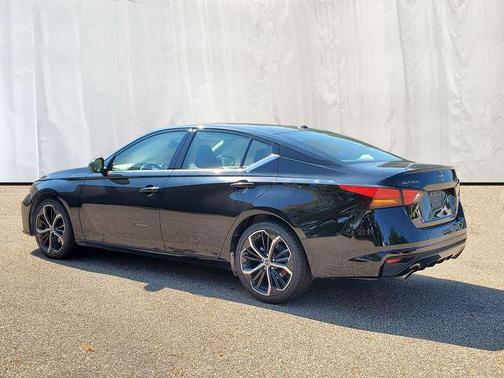 2023 Nissan Altima SR FWD