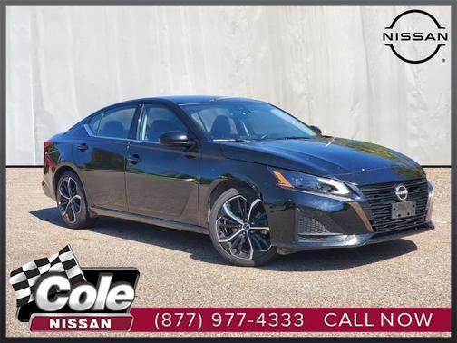 2023 Nissan Altima SR FWD