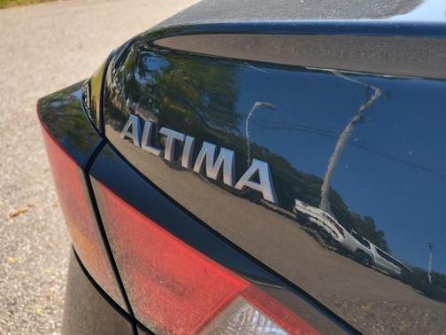 2023 Nissan Altima SR FWD