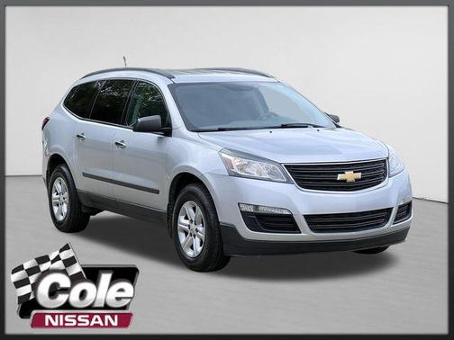 Silver Ice Metallic 2017 Chevrolet Traverse LS