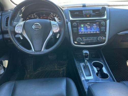 Pearl White 2018 Nissan Altima 2.5 SR