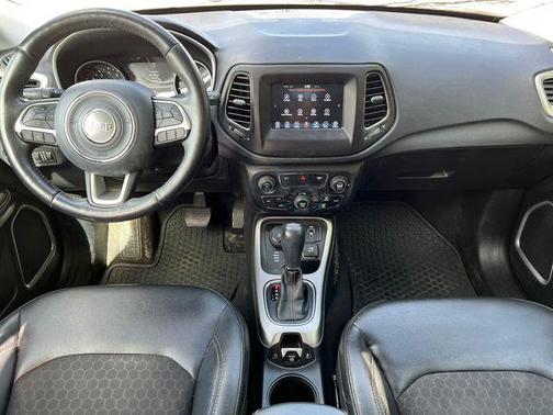 White Clearcoat 2018 Jeep Compass Latitude