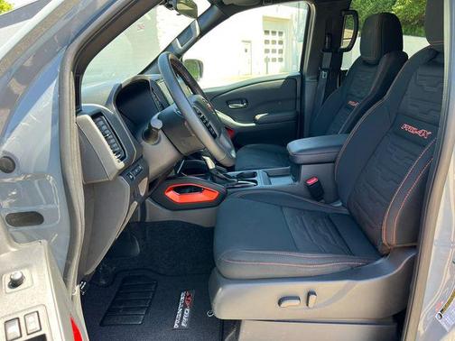 Boulder Gray Pearl 2024 Nissan Frontier PRO-4X