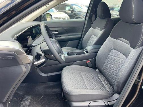 Super Black 2026 Nissan Kicks SV