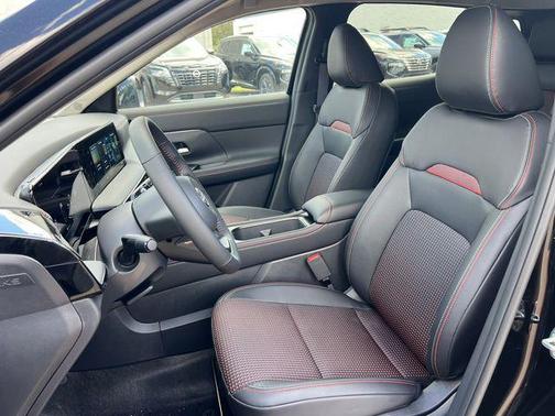 Super Black 2026 Nissan Kicks SR