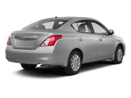 Brilliant Silver Metallic 2013 Nissan Versa 1.6 S