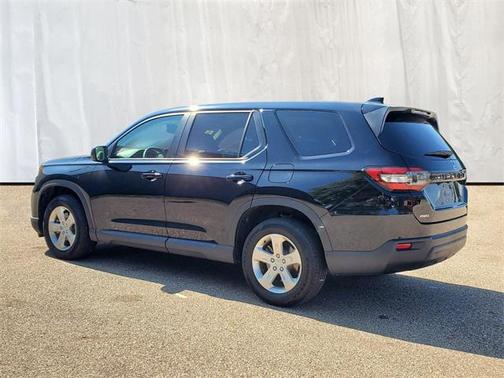 2023 Honda Pilot AWD LX