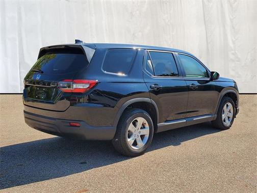 2023 Honda Pilot AWD LX