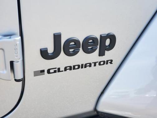 2023 Jeep Gladiator Willys 4x4
