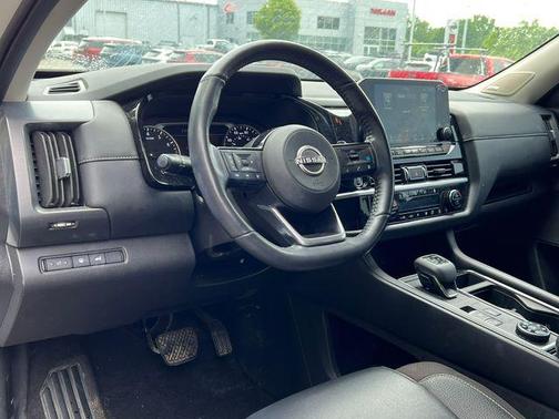 Pearl White Tricoat 2023 Nissan Pathfinder SL 4WD