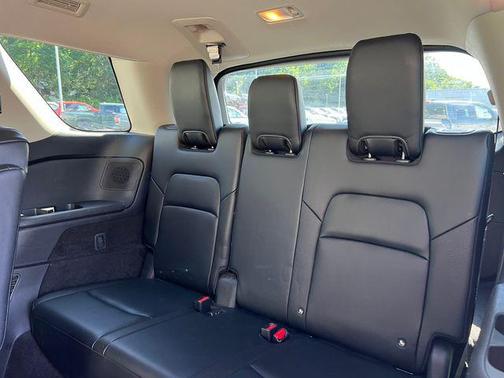 Pearl White Tricoat 2023 Nissan Pathfinder SL 4WD