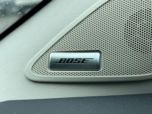 Pearl White Tricoat 2023 Nissan Pathfinder SL 4WD
