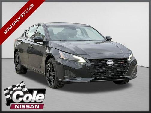Super Black Clearcoat 2026 Nissan Altima SR AWD