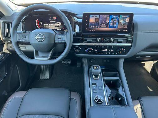 Everest White Pearl Tricoat 2026 Nissan Pathfinder Platinum