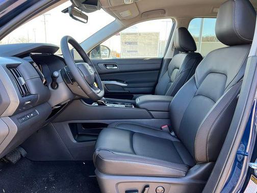 Deep Ocean Blue Pearl 2026 Nissan Pathfinder SL