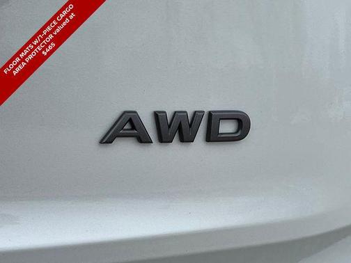 Everest White Pearl Tricoat 2026 Nissan Rogue SV
