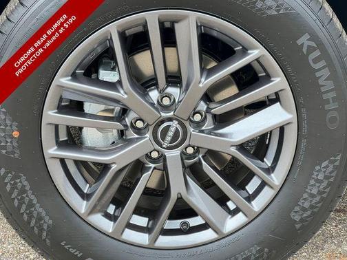 Everest White Pearl Tricoat 2026 Nissan Rogue SV