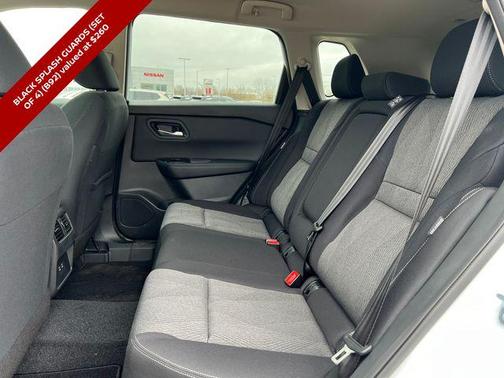 Everest White Pearl Tricoat 2026 Nissan Rogue SV