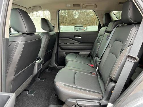 Gun Metallic 2026 Nissan Pathfinder SL