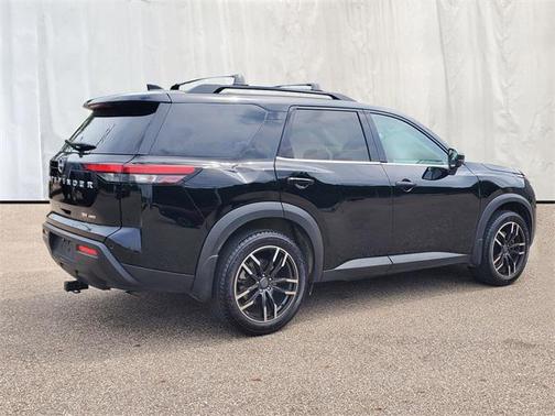 2022 Nissan Pathfinder SV 4WD