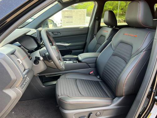 Super Black 2026 Nissan Pathfinder Rock Creek