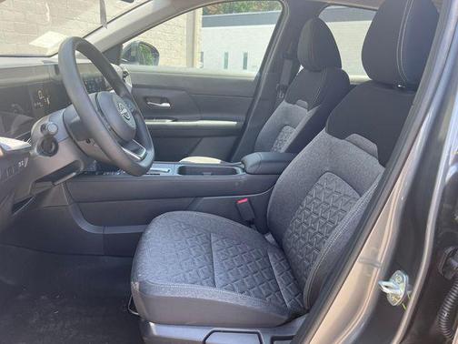 Gun Metallic 2026 Nissan Kicks SV