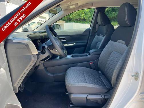 Aspen White/Super Black 2026 Nissan Kicks SV