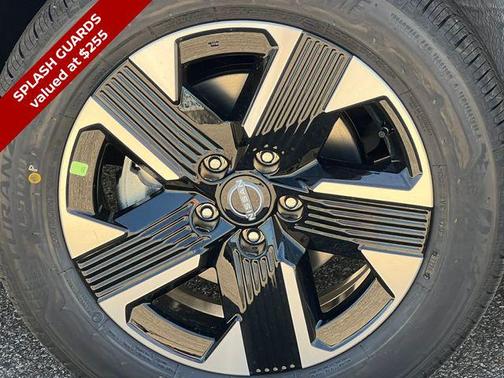 Aspen White/Super Black 2026 Nissan Kicks SV