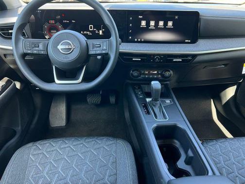 Aspen White/Super Black 2026 Nissan Kicks SV