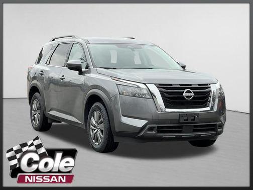 2025 Nissan Pathfinder SV 4WD