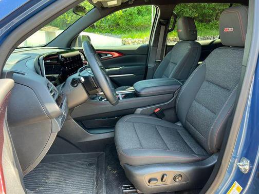 Lakeshore Blue Metallic 2024 Chevrolet Traverse AWD Z71