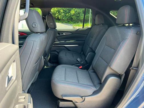 Lakeshore Blue Metallic 2024 Chevrolet Traverse AWD Z71