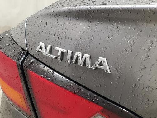 2020 Nissan Altima SR FWD