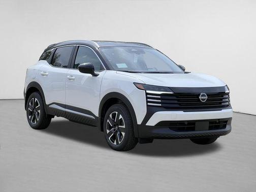 Aspen White/Super Black 2026 Nissan Kicks SV