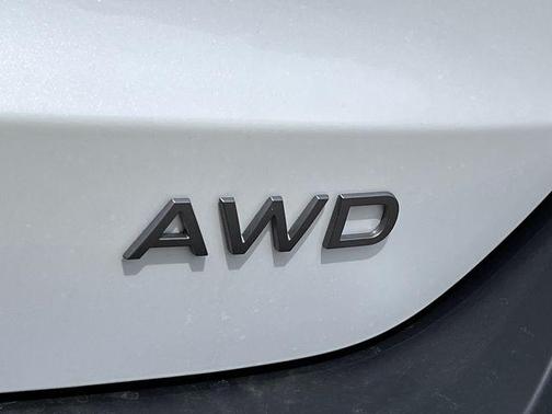Aspen White/Super Black 2026 Nissan Kicks SV