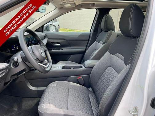 Aspen White/Super Black 2026 Nissan Kicks SV