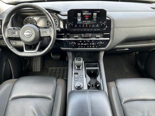 2025 Nissan Pathfinder SL 4WD