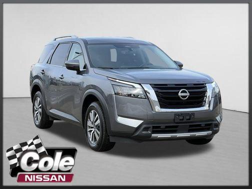 2025 Nissan Pathfinder SL 4WD