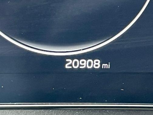 Glacial White Pearl 2024 Kia Sportage S