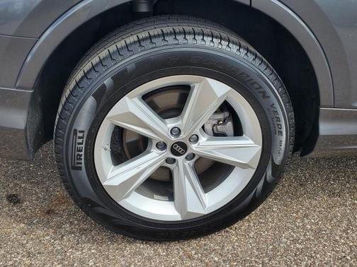2024 Audi Q7 45 Premium Plus
