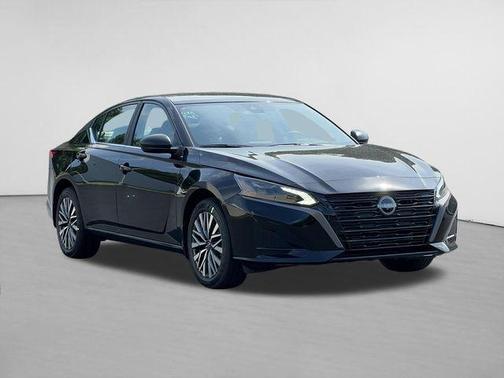 Super Black Clearcoat 2026 Nissan Altima 2.5 SV