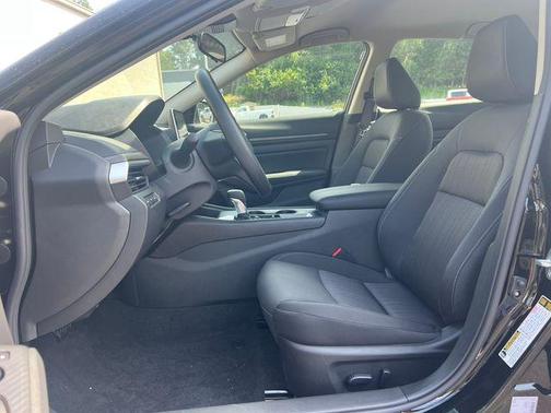 Super Black Clearcoat 2026 Nissan Altima 2.5 SV