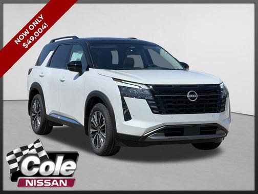 Everest White Pearl/Black 2026 Nissan Pathfinder Platinum