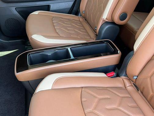 Everest White Pearl/Black 2026 Nissan Pathfinder Platinum